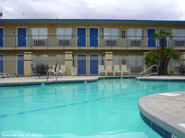 La piscina de nuestro motel